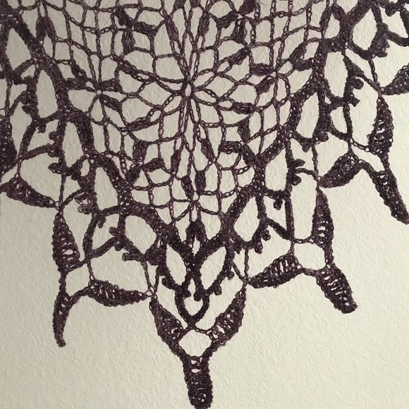 NEW Handmade Luxury English Ivy Lace Shawl, Triangular (96"L & 48"D), Plum - Picture 1 of 9